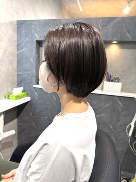 女性らしい丸みシルエット ショートボブ