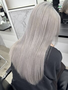 リノート バイ エゴル 太田川(Linoet by ENGOL) ホワイトシルバー/アッシュカラー/ハイトーンカラー