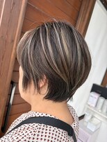 リドル ヘアー 駒生店(Riddle HAIR) 立体感が際立つ大人ハイライトショート