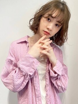 エム(EM) くすみベージュニュアンスボブ