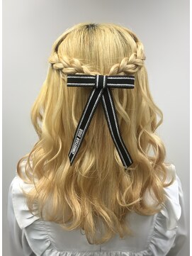 アールエーサロンモノクロ 秋葉原(RA SALON モノクロ) ハーフアップ