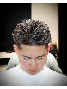 スキル(SKILL) 【SKILL】メンズカット/パーマ/ブリーチ/眉毛/フェザーショート