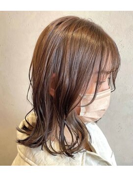 ブラウンベージュ