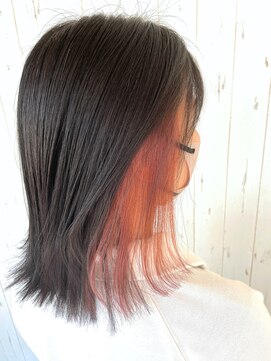 ニューヨークニューヨークマザーズ(NYNY Mothers) ピンクレッド/インナーカラー/切りっぱなしボブ/ブリーチあり