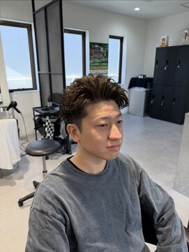 カキアゲパーマツーブロック刈り上げアップバング