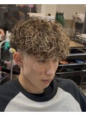 スペインカール ツイストスパイラル眉カットメンズパーマ
