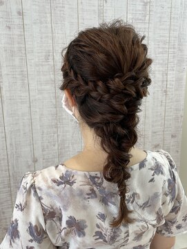 ヴィサージュ(VISAGE) 編み下ろしヘア