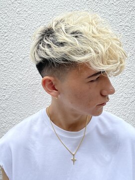 アカ(ACA) マッシュショートハイトーンカラーブリーチカラー札幌大通