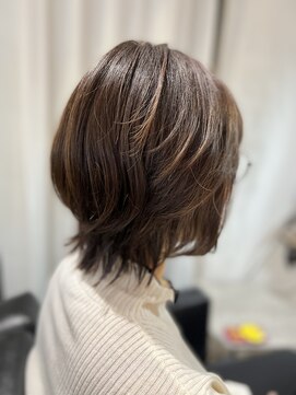 ツムグ 代官山店(TUMUGU) 30代40代50代大人可愛い白髪ぼかしグレーカラー代官山くびれヘア