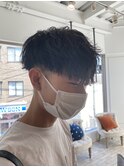 ゆるめツイスパ束感前下がりマッシュ