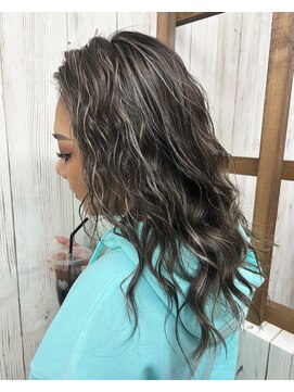 ワン(ONE) コントラストハイライト