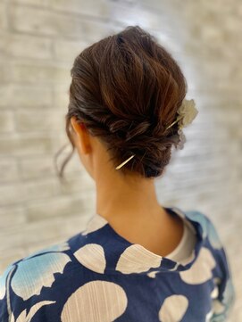 マニクレアーレ(mani CREARE) ヘアアレンジ