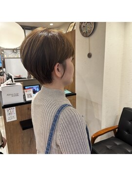 アルマヘアー(Alma hair by murasaki) ◎ベージュカラーの耳かけ丸みショート◎