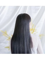 ココ 鷹匠(COCO) 艶のある、黒髪ロングヘア