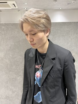 ラミエバイメルト 下北沢(lamie by melt) メンズカット ブリーチ ベージュカラー フェザーショート