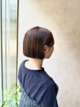 エム(EMU) 首元スッキリ綺麗!ミニボブ×暖色カラー