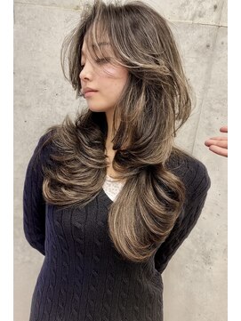 ヌエン 渋谷(NU/EN) ハイライト×バタフライレイヤー/ハッシュカット/ハイレイヤー