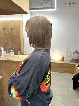 バド(bado) ベージュカラー/透明感カラー／レイヤーカット／髪質改善/本町