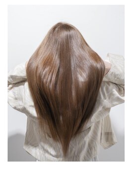 ヘアアンドスパイーゾウ(Hair&Spa zou)の写真/縮毛矯正ほど、ぺたんこになりたくない方におすすめ◎エイジングケアで、うねりをとって扱いやすい髪に。