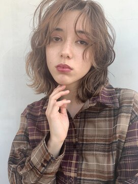 アルバム 銀座(ALBUM GINZA) センター分けゆるウェーブ_外ハネボブアッシュブラウン_36995