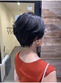 丸みくびれショート ふわふわショート 青髪 ブルーブラック