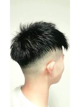 フュゼ(fusee) ベリーショート/2ミリ～0ミリのスキンフェード