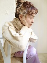 インナーカラーブロンド/シニヨンアレンジ/おくれ毛カット