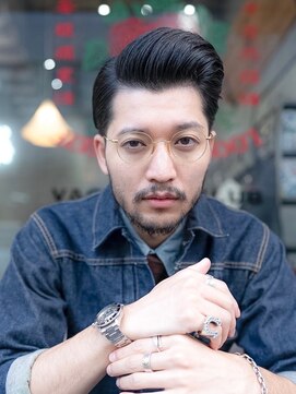 イオ 本厚木(io) 七三刈り上げアッシュブラックビジネスメンズカット