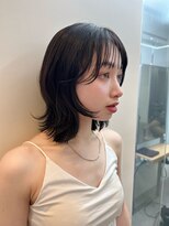 ノク 渋谷(nok) ウルフ顔まわりレイヤー_美髪ピンクブラウン切りっぱなしボブ