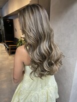 サニー 渋谷(SUNNY)&nbsp;バレイヤージュ、ハイライト、レイヤーロング、グレーベージュ