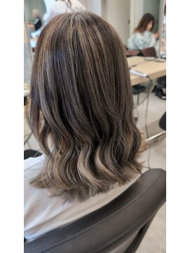 エイトサッポロ 札幌大通り店(EIGHT sapporo) バレイヤージュ×ホワイトベージュ