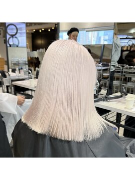 マジコ 原宿(Magico) ボブ/ホワイト/ベージュカラー/ブリーチ/ダブルカラー/原宿