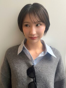 ヴィヴィ(VIVIE) 大人ガーリー似合わせカットブリーチなしダークアッシュショート