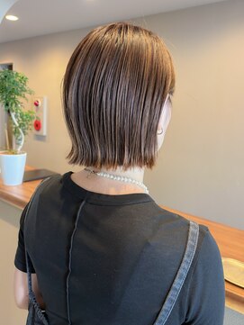 ルア(LUEA) 切りっぱなし外はねボブ