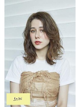 ラレイ(Lalei) 表参道駅/青山 大人かわいいくびれミディ 辻幸奈