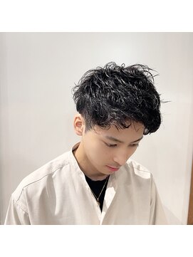 アッシュタカサキ(ash takasaki) 20代30代メンズツイストパーマ束感トラッドオシャレ感ショート
