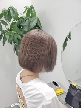 トイロ(toiro) ミルクティーベージュ×ボブ