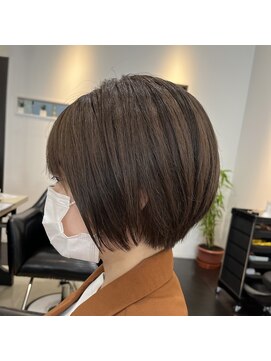 イーチ ディー ヘアーアンドトータルビューティー(each dee hair&total beauty) 【井出 朱音】ショートボブ