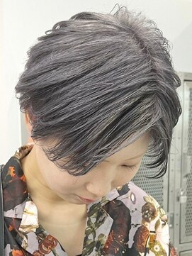 ウィコ 新宿(WICO) シルバーグレー☆[新宿駅/チョコレート/ダブルカラー]