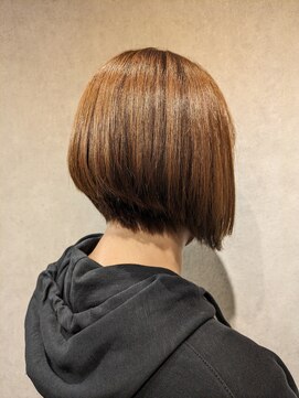 ステディー(Steady) 前下がりショート