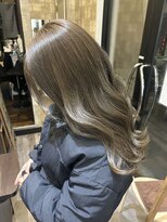 フース(Hus)&nbsp;明るめアッシュブラウン