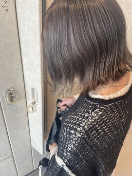 ヘアーエスクールエミュ(hair S. COEUR emu) やわらかシルバーグレージュ