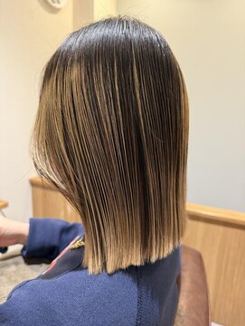 スーリール 春日千歳町店(Sourire) ぱつっと切りっぱなしボブ