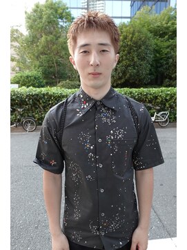 シイ(SIE) ワンカラーで作るベージュ×アクティブショート