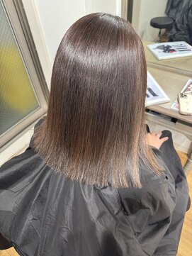 レヴリー(reverie) 海外レイヤーボブ海外風シアハイライトグレージュ20代30代40代