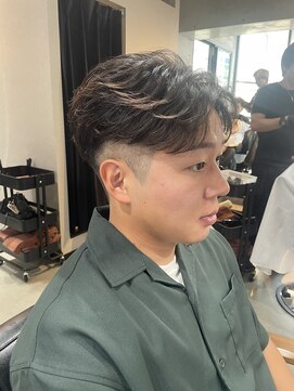 ブルニール 中崎町(BLEUNIR) フェザーパーマ　フェザーマッシュ　韓国ヘア　ビジネスヘア