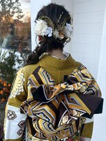 ロジェブルー(Rosier Bleu)&nbsp;【成人式ヘアセット】編みおろし / サイドポニー / お花