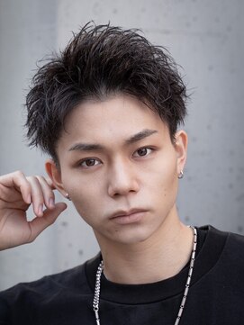 ネイビー(NAVY) 無骨さと色気を両立するショート