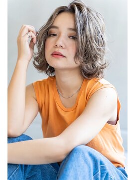 テイラー(Taylor) ［Taylor］☆大宮　外国人風×ハニーベージュ