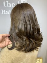 ヘアーアンドビューティーザ エフ(Hair Beauty the F)&nbsp;オリーブ_グレージュ_ミディアム_艶感_ゆるふわ